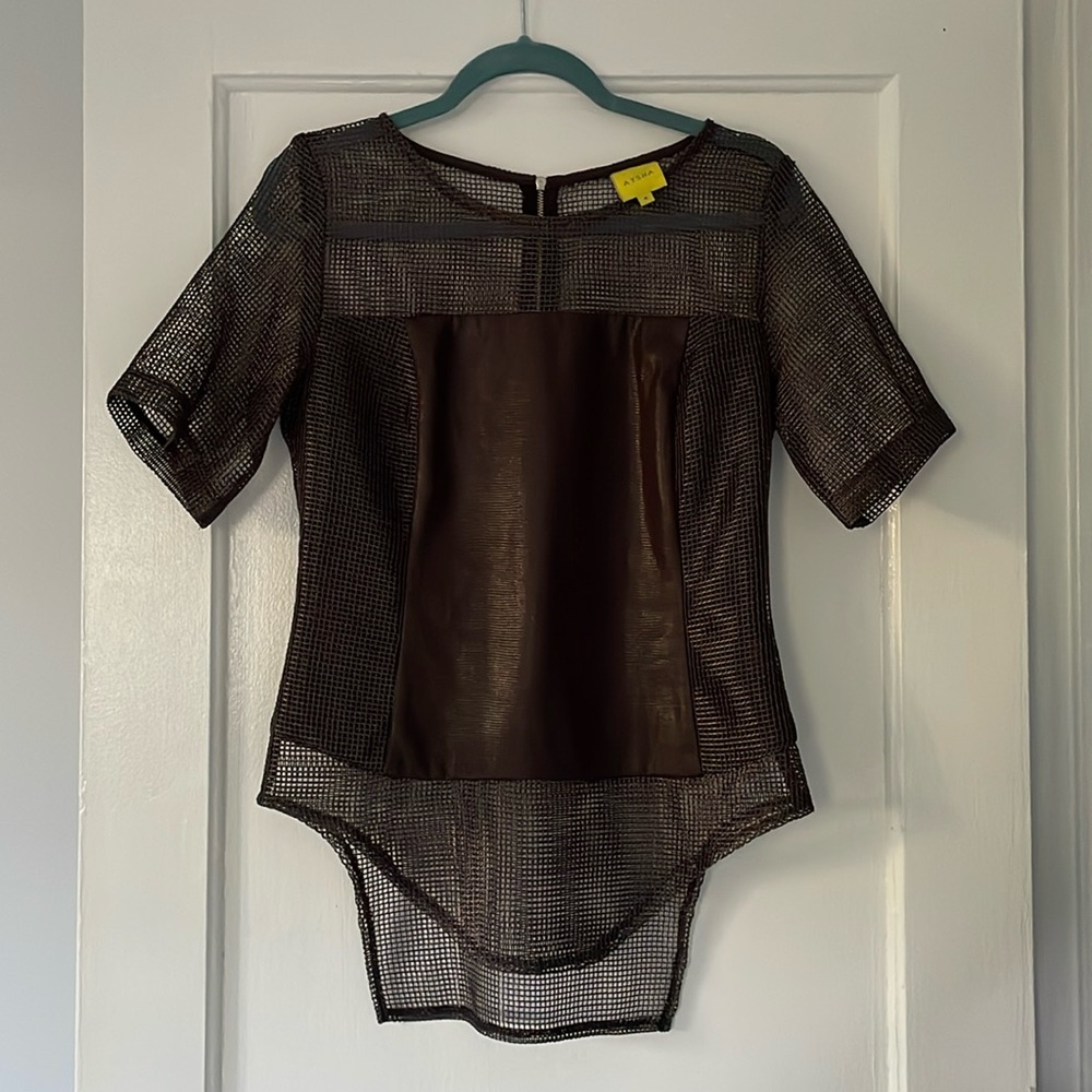 Short sleeve brown mesh top. Size 4 by Aysha. Brand new.